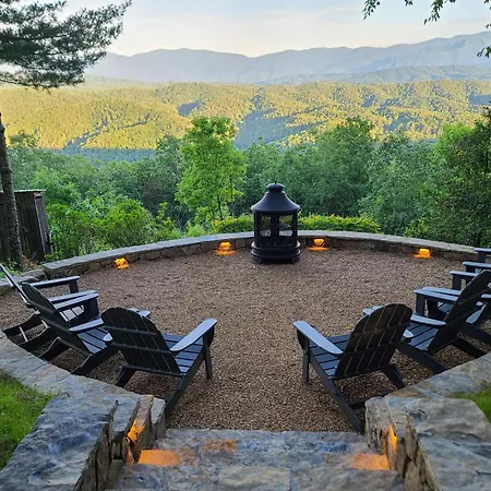 Tallassee Family Home With Stunning Smoky Mtn Views